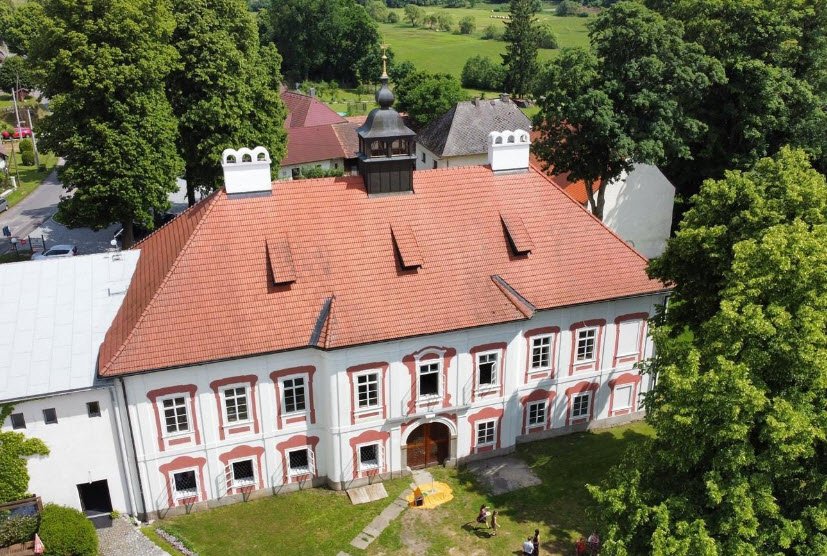 Mlázovy (zámek), Kolinec, Czechia, Czech Republic (Czechia)